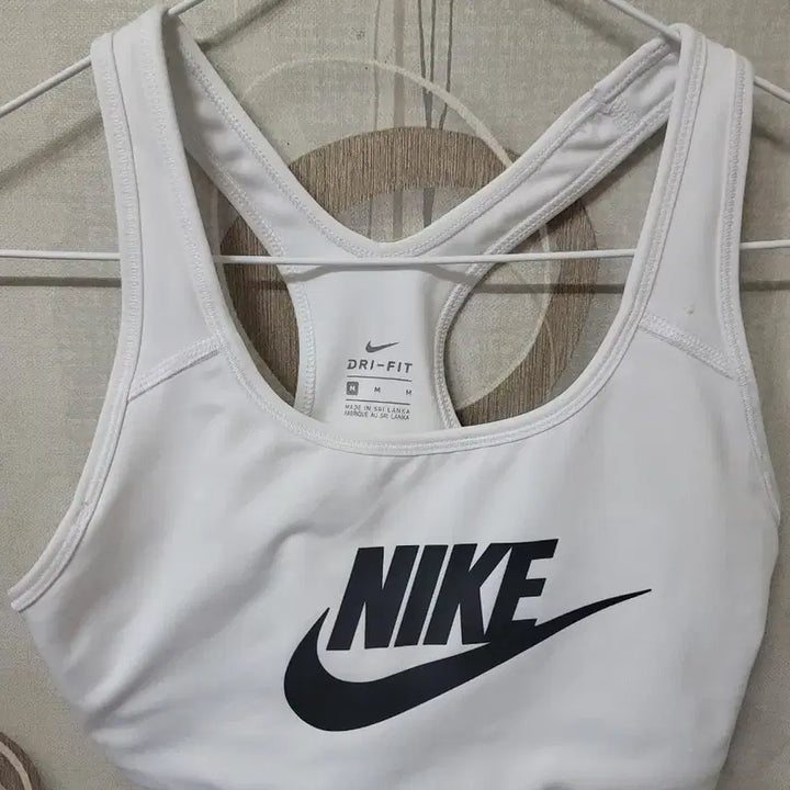 [SOLD OUT] 나이키 드라이핏 스포츠 브라탑 화이트 M