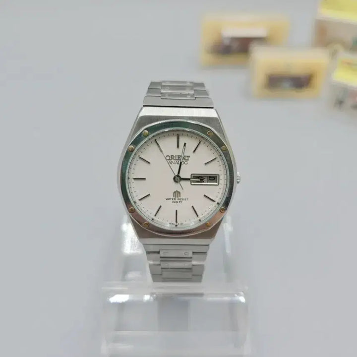 [BUNJANG] 1970s Orient Analog Day-Date Quartz Vintage Wristwatch / 1970s 빈티지 오리엔트 아날로그 데이데이트 쿼츠 손목시계