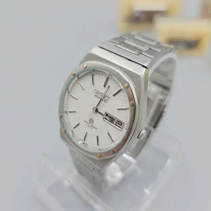 [BUNJANG] 1970s Orient Analog Day-Date Quartz Vintage Wristwatch / 1970s 빈티지 오리엔트 아날로그 데이데이트 쿼츠 손목시계