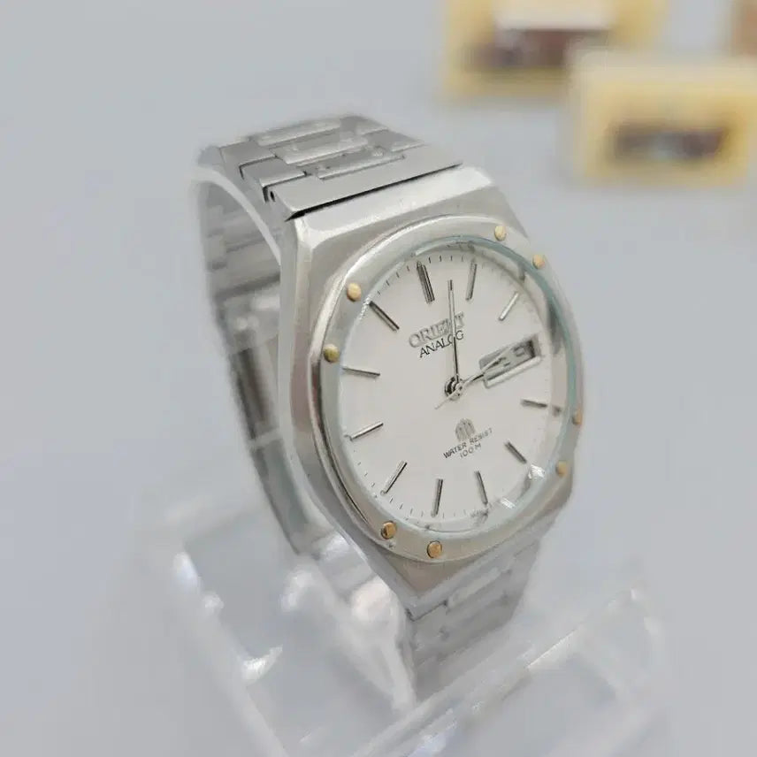[BUNJANG] 1970s Orient Analog Day-Date Quartz Vintage Wristwatch / 1970s 빈티지 오리엔트 아날로그 데이데이트 쿼츠 손목시계
