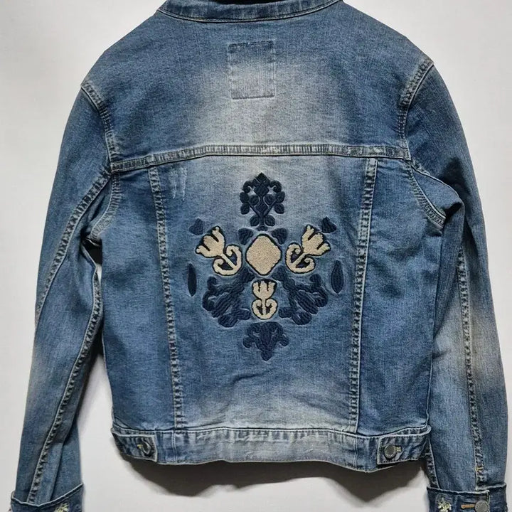 [BUNJANG] Thursday Island Denim Jacket Size S / 써스데이아일랜드 정품 데님 자켓 S