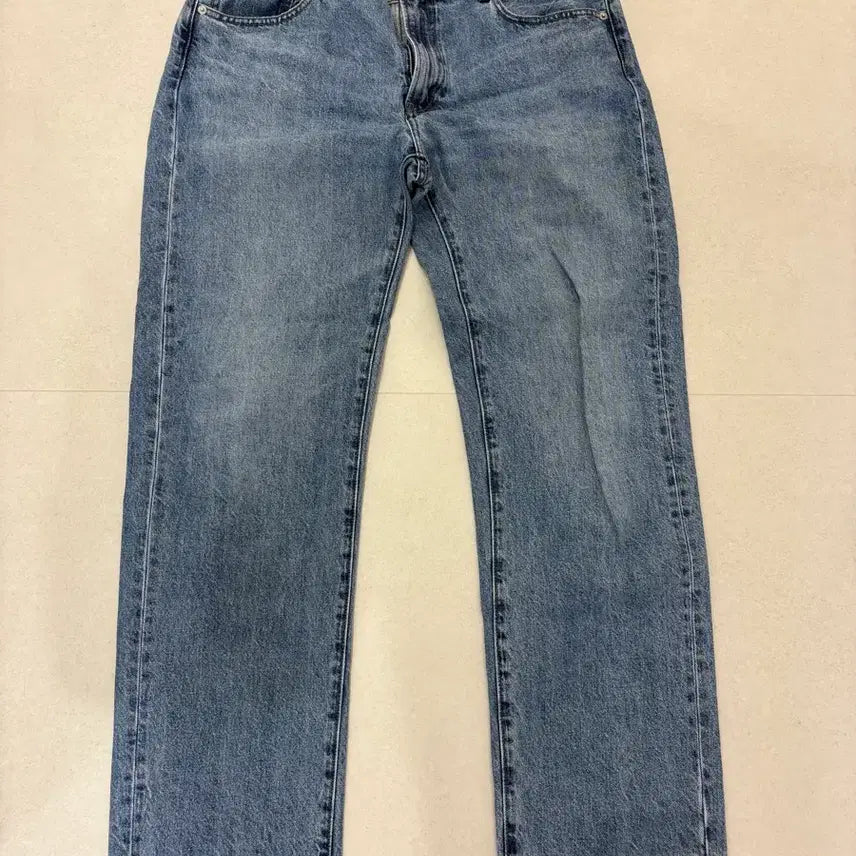 [BUNJANG] Uniqlo Regular Straight Fit Light Wash Denim Jeans Size 35 / 유니클로 레귤러 스트레이트핏 연청 데님35