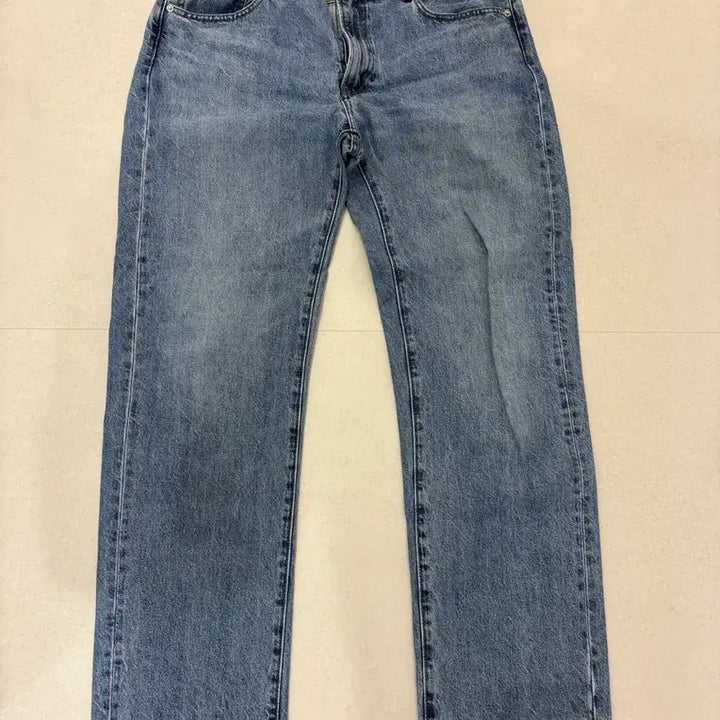 [BUNJANG] Uniqlo Regular Straight Fit Light Wash Denim Jeans Size 35 / 유니클로 레귤러 스트레이트핏 연청 데님35