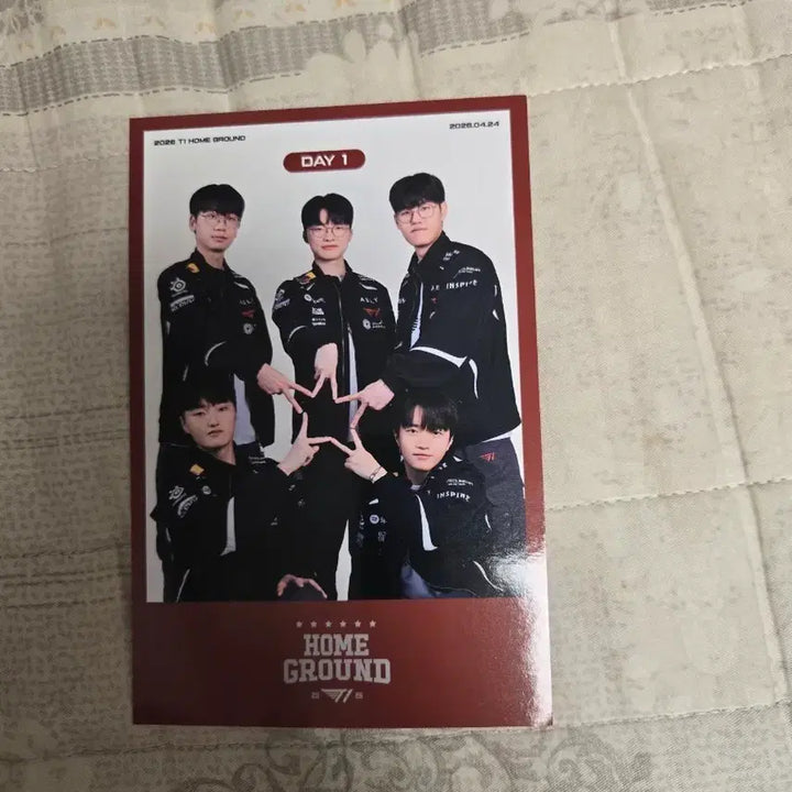 [BUNJANG] T1 HOME GROUND DAY 1 Photo Postcard / T1 HOME GROUND DAY 1 포토엽서
