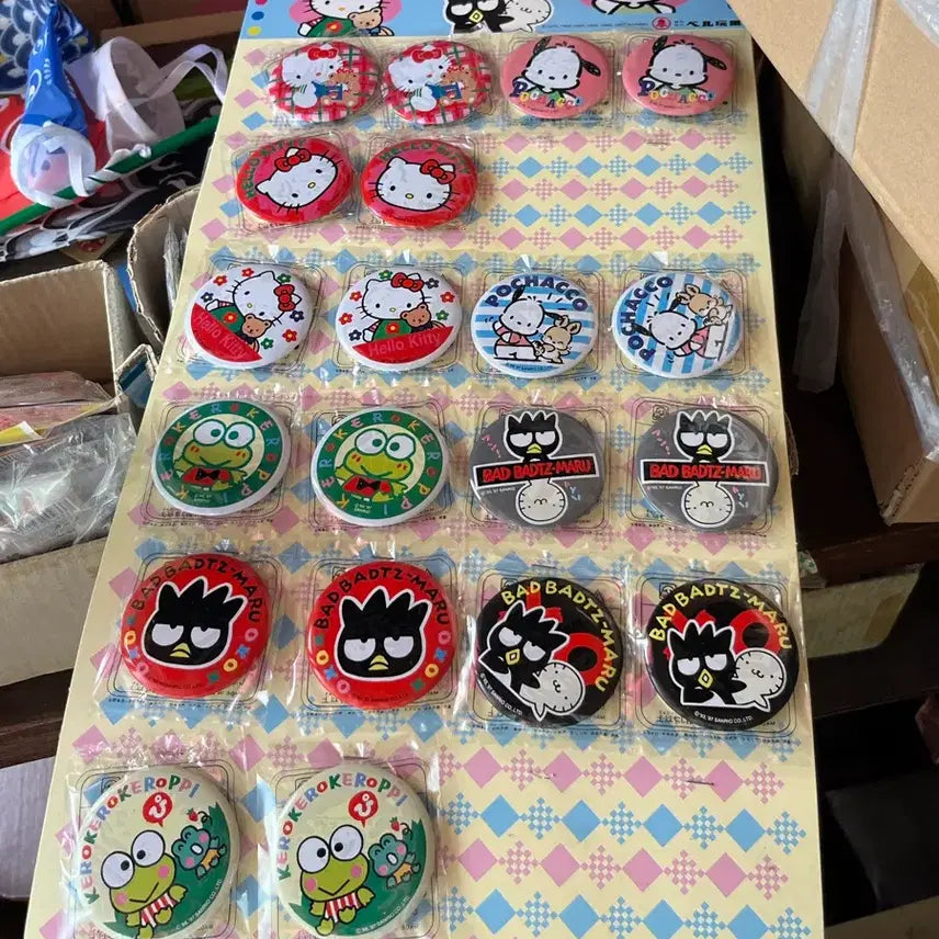[BUNJANG] Sanrio Classic Badges Kitty, Badtz-Maru, Keroppi (1997) / 97년 산리오 고전 뱃지 키티 바츠마루 케로피