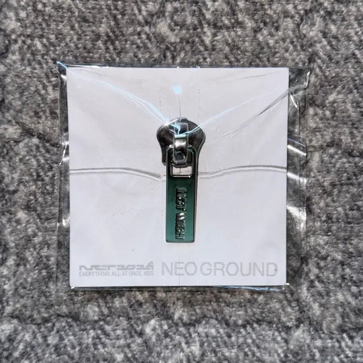 [BUNJANG] NCT WISH 10th Anniversary Pop-up Zipper Charm Badge MD / 엔시티위시 10주년 팝업 지퍼 참 뱃지 MD 양도