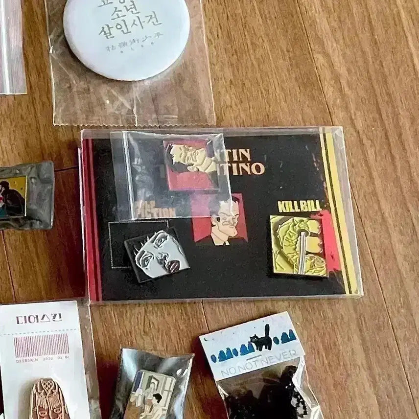 [BUNJANG] Kill Bill Bloody Poster &amp; Badge Set / 킬빌 더홀블러디어페어 3주차블러디 포스터 뱃지쿠엔틴타란티노Killbill