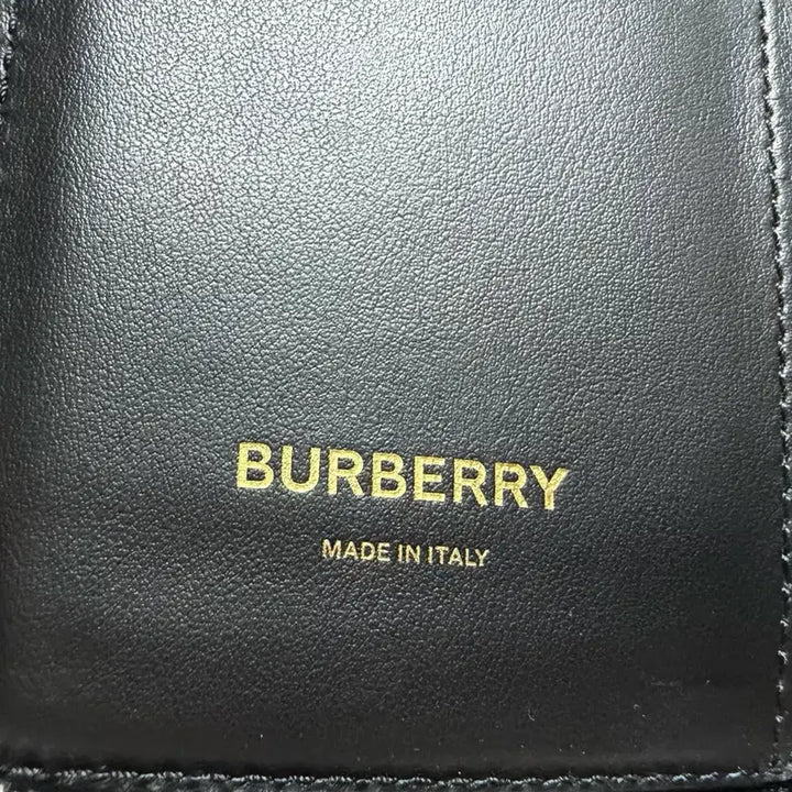 [BUNJANG] Burberry Passport Burgundy Leather Zip-Around Wallet / 버버리 남여공용 "패스포트" 버건디 레더 지퍼 어라운드 지갑(희귀아이템)