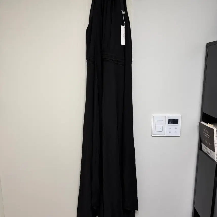 [BUNJANG] Grace Yu Isabelle Halterneck Dress Black M / 그레이스유 이자벨 홀터넥 원피스 블랙 M사이즈 새제품 팝니다