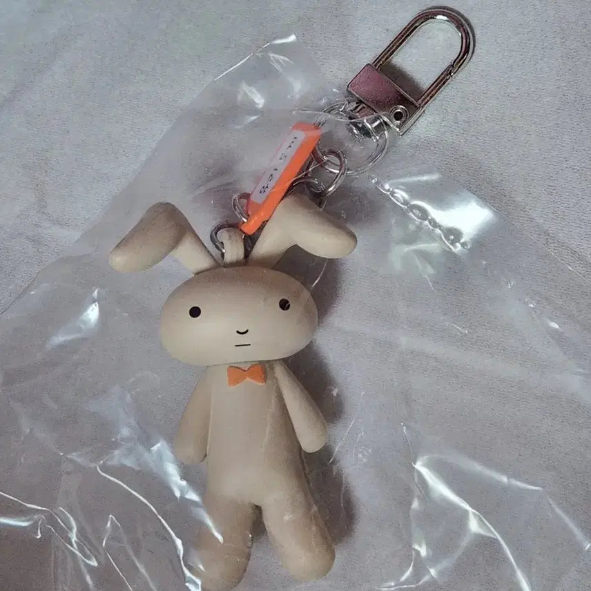 [BUNJANG] Crayon Shin-chan Miniature Gacha Keychain - Glass Rabbit / 짱구는 못말려 짱구 미니어처 키링 가챠 유리 토끼