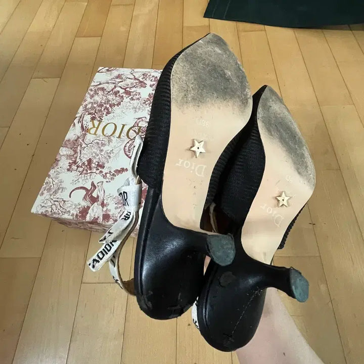 [SOLD OUT] [상태최상/쿨거택포] 디올 자디올 슬링백 펌프스 구두 블랙 38D