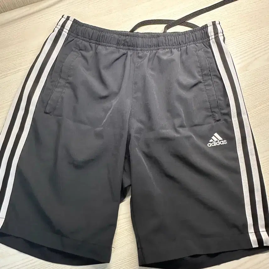 [BUNJANG] Adidas Shorts / 아디다스 반바지