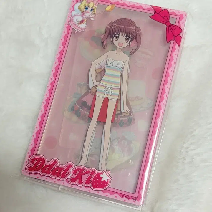 [BUNJANG] Dream Concert Strawberry Dress-Up Set Acrylic Stand / 꿈빛파티시엘 딸기 옷 갈아입히기 세트 아크릴 스탠드