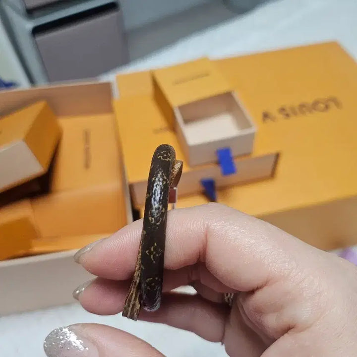 [BUNJANG] Louis Vuitton Monogram Heart Charm Bracelet (Box Included) / 루이비통 정품 모노그램 하트 참 팔찌 (박스O)
