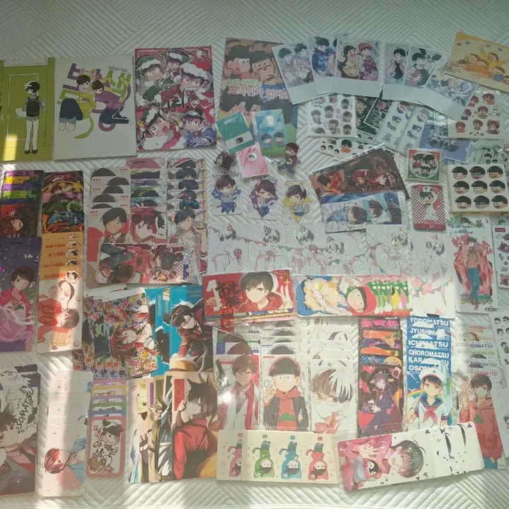 [BUNJANG] Osomatsu-san Fan-made Merchandise Bundle (Card Sleeves, Stickers, Notebooks, Doujinshi) / 카드텍 스티커 회지)가격제안o 오소마츠상 비공굿 비공식 굿즈 일괄