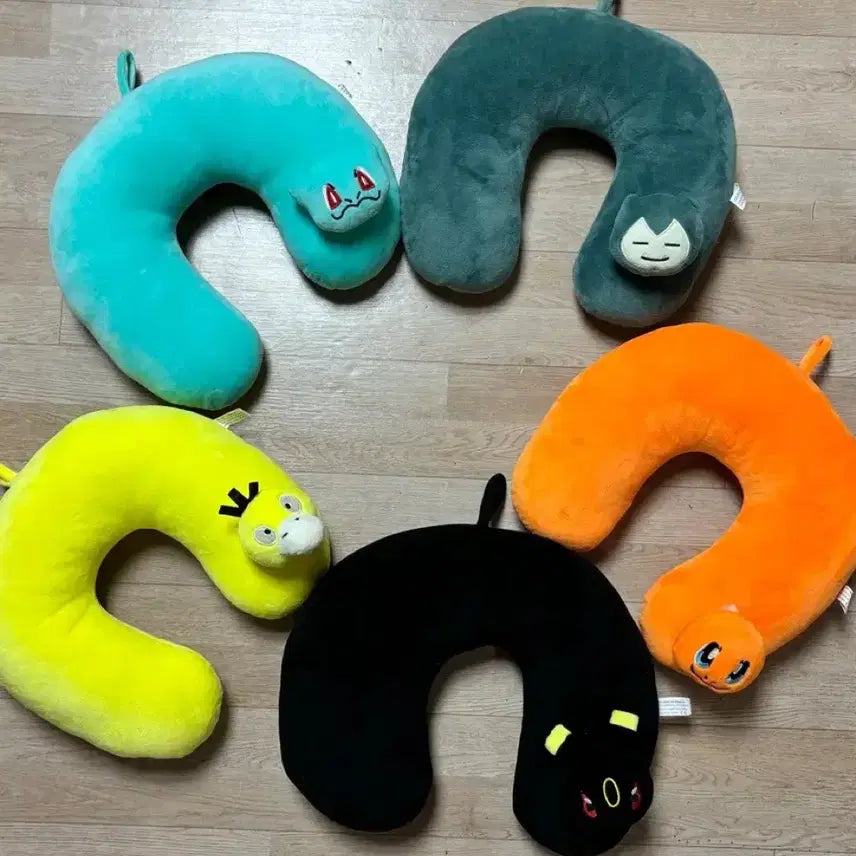 [BUNJANG] Pokemon Neck Pillow - Bulbasaur, Charmander, Snorlax, Psyduck, and Blacky / 포켓몬 목베개 이상해씨 파이리 잠만보 고라파덕 블랙키