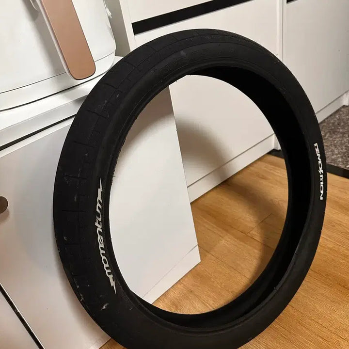 [BUNJANG] Demolition Momentum 2.35 Lightweight Wire Bead BMX Tire / Bmx 타이어 판매합니다 (1개)