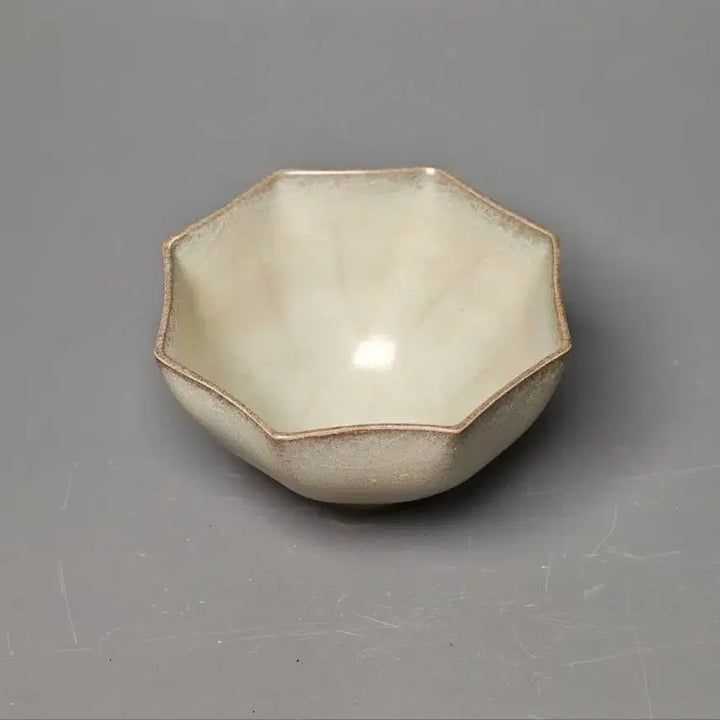 [BUNJANG] Chinese Qing Dynasty Early Longquan Celadon Eight-Petal Flower Rimmed Cup / [진품] 청나라 초기 용천요 팔능화구 잔 중국도자기 골동품 수집품
