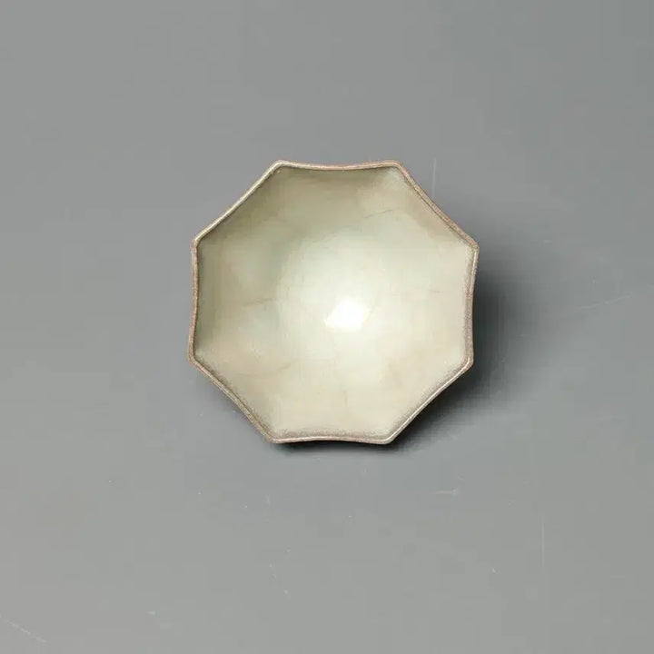 [BUNJANG] Chinese Qing Dynasty Early Longquan Celadon Eight-Petal Flower Rimmed Cup / [진품] 청나라 초기 용천요 팔능화구 잔 중국도자기 골동품 수집품