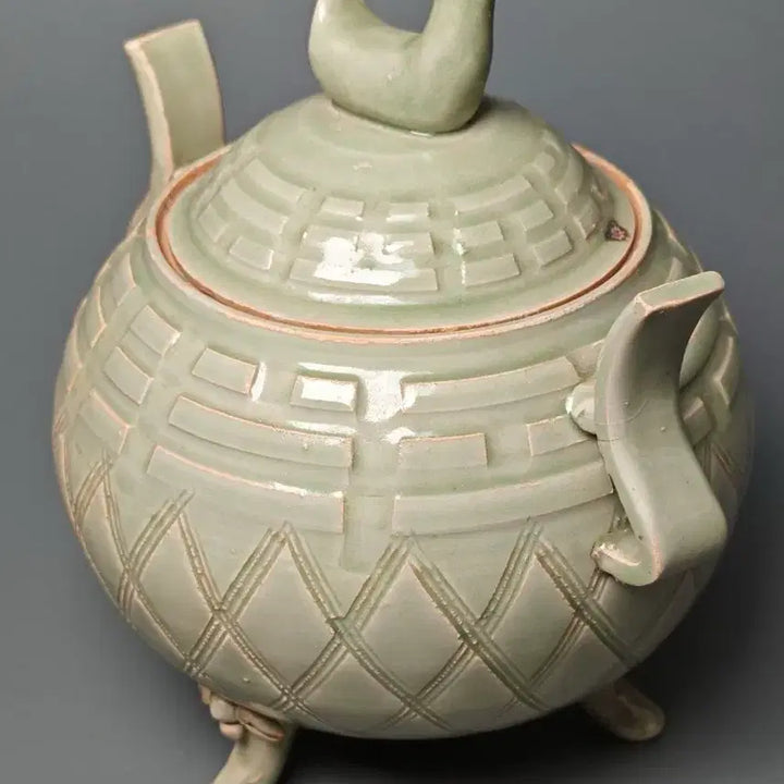 [BUNJANG] Yuan Dynasty Celadon Gwaemun Tripod Incense Burner / [진품] 원나라 시기 출토품 청자 괘문 삼족향로 중국도자기 골동품 수집품
