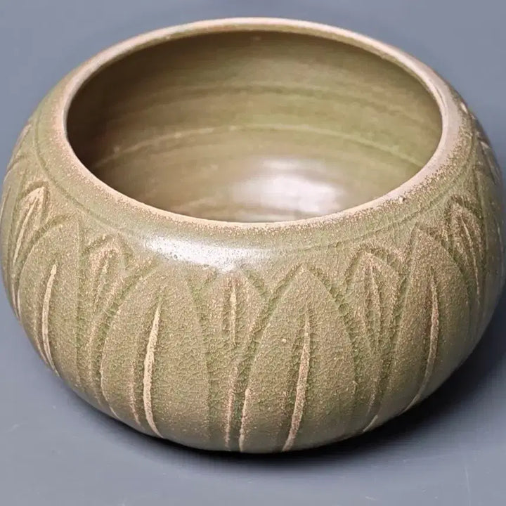 [BUNJANG] Yuan Dynasty Celadon Lotus Pedestal Bowl - Authentic Excavated Artifact / [진품] 원대 원나라 시기 출토품 연판문 청자 수반 중국도자기 골동품