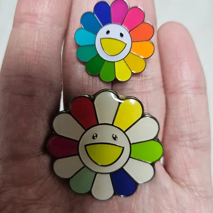 [BUNJANG] Takashi Murakami Flower Pin Set (2 pcs) / 최종가 무라카미타카시 플라워 핀 뺏지 2개 일괄판매 카이카이키키