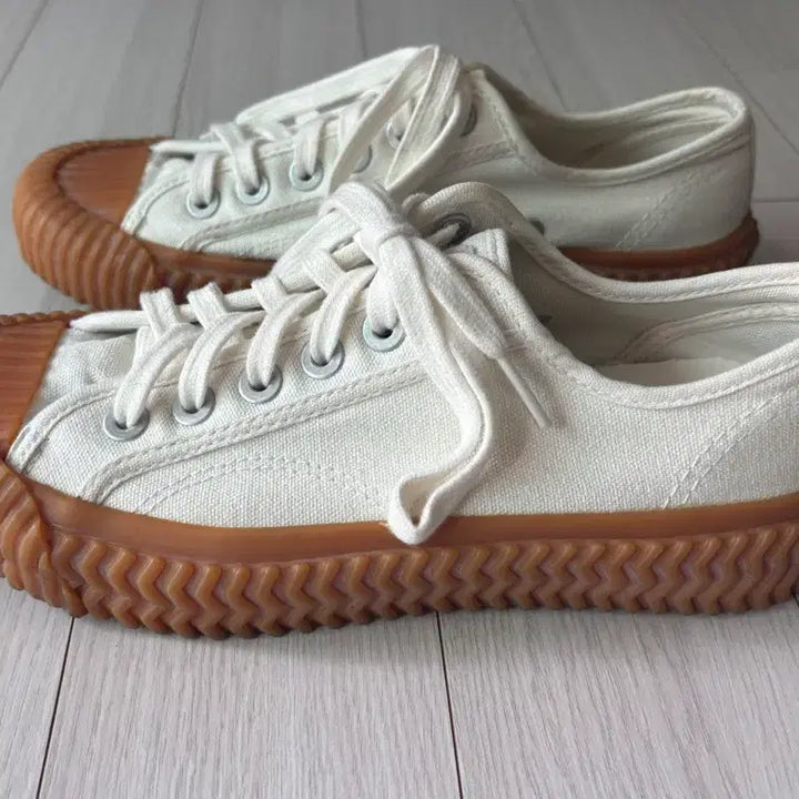 [BUNJANG] Excelsior Sneakers White 240 / 엑셀시오르 스니커즈 화이트 240