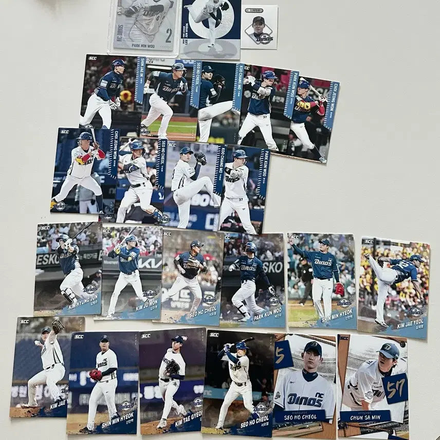 [BUNJANG] NC Dinos KBO Cards + Park Min-woo Ddibu-seal Bundle Set / KBO카드 NC다이노스 + 박민우 띠부씰 일괄판매