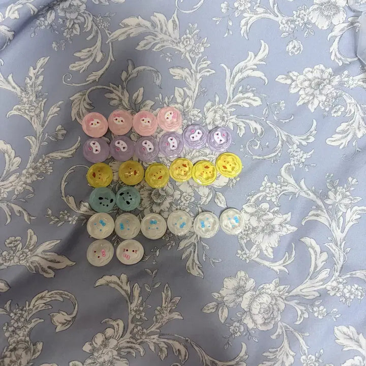[BUNJANG] Sanrio Gacha, Keyrings, and Miniatures Bundle Set / 산리오 캐릭터 가챠, 키링, 미니어처