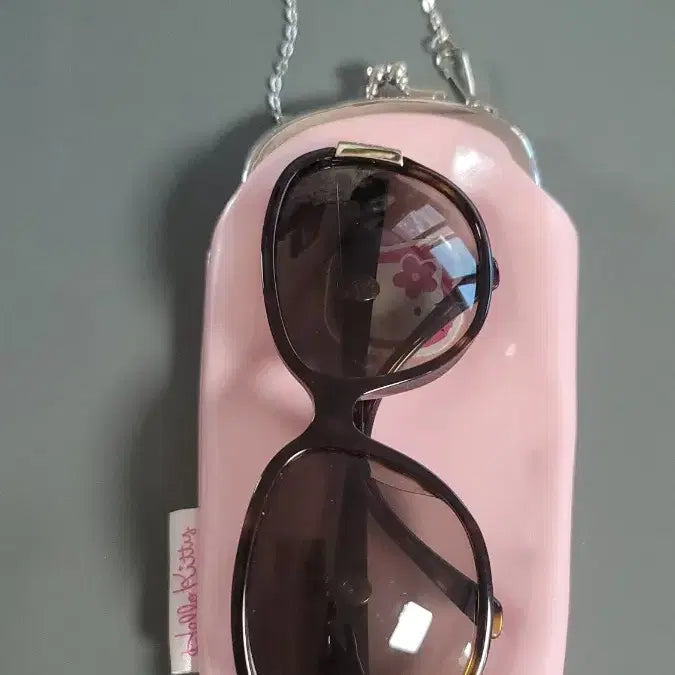 [BUNJANG] Vintage Hello Kitty Sunglasses Case / 고전키티 선글라스 케이스