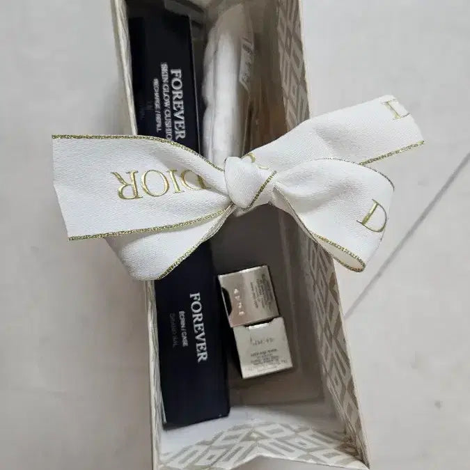 [SOLD OUT] 디올 포에버 스킨 글로우 쿠션 1N 뉴트럴 새상품