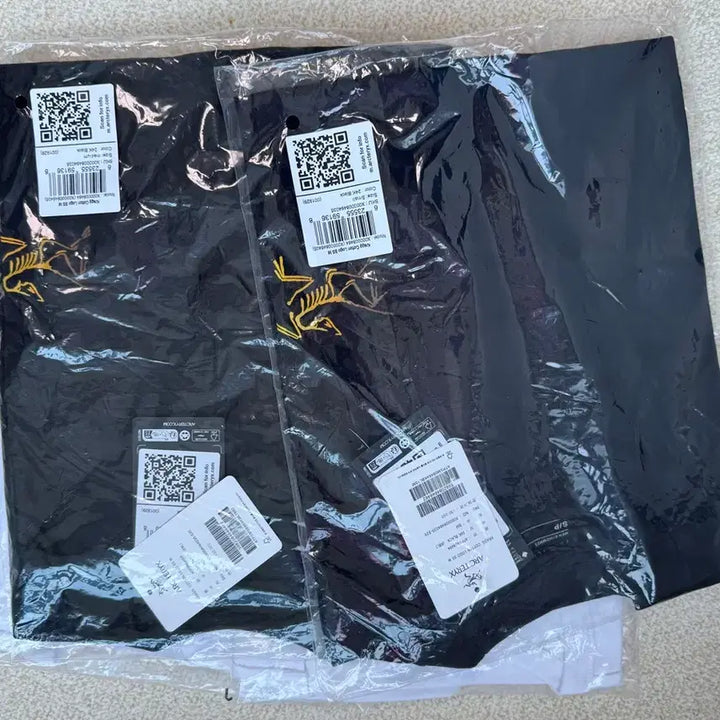 [SOLD OUT] 아크테릭스 반팔티 블랙 S,M