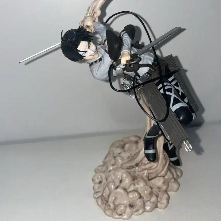 [BUNJANG] Attack on Titan Ichiban Kuji Levi Prize B "The Rumbling" Figure / 진격의거인 제일복권 리바이 B상 쿠지 땅울림