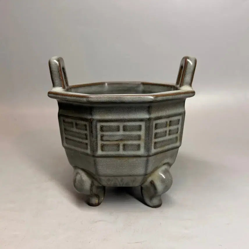 [BUNJANG] Chinese Eight Trigram Octagonal Tripod Censer / 중국 도자기 팔각 삼족 팔괘 향로