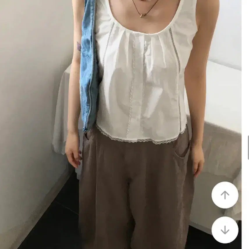 [BUNJANG] Ablley Sleeveless Blouse / (새상품) 에이블리 나시 블라우스