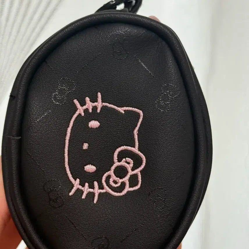 [BUNJANG] WAKEMAKE Hello Kitty Mini Pouch / 웨이크 메이크 헬로키티 미니 파우치