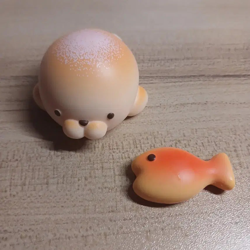 [BUNJANG] Bread Shaped Seal Figurine / 빵 모양 피규어 판매