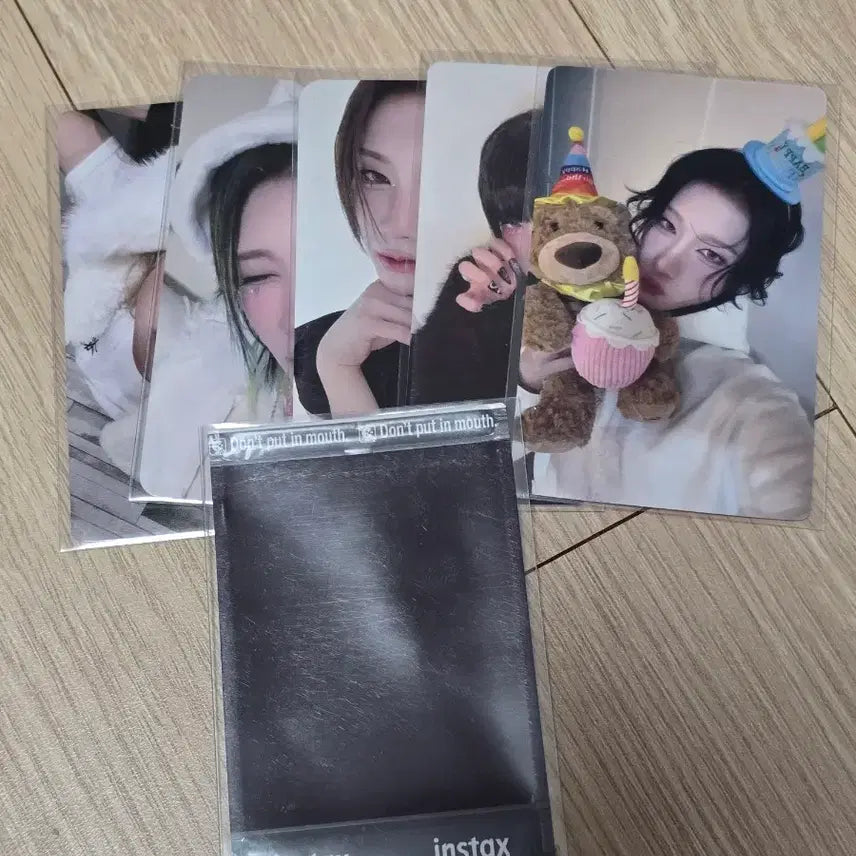 [BUNJANG] XLOV Lucky Draw Photocards (5) & Signed Polaroid (1) Bundle Set / XLOV 미공포 5장과 사인폴라로이드 1장 일괄 판매합니다.