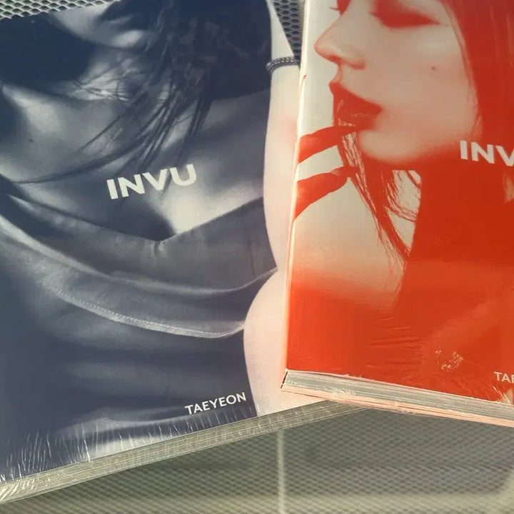 [BUNJANG] Taeyeon INVU Album (Blue &amp; Orange Set) / 태연 INVU 미개봉 앨범 판매합니다