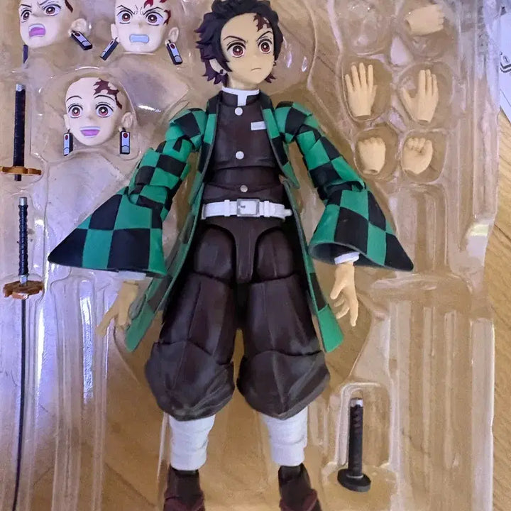 [BUNJANG] Demon Slayer Tanjiro Kamado SHF Figure Unsealed / 귀멸의칼날 shf 탄지로 피규어 개봉