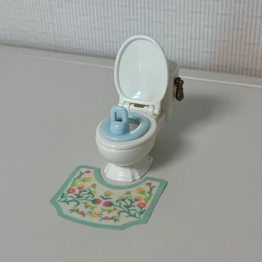 [BUNJANG] Sylvanian Families Toilet (Toilet Bowl) / 실바니안 화장실 (변기) 판매