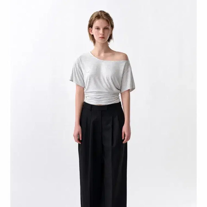 [BUNJANG] Abra Mo Ruchid Open Shoulder Top Short Sleeve T-Shirt / (새상품/가격 안 내려요)아비에무아 러치드 오픈 숄더 탑 반팔티