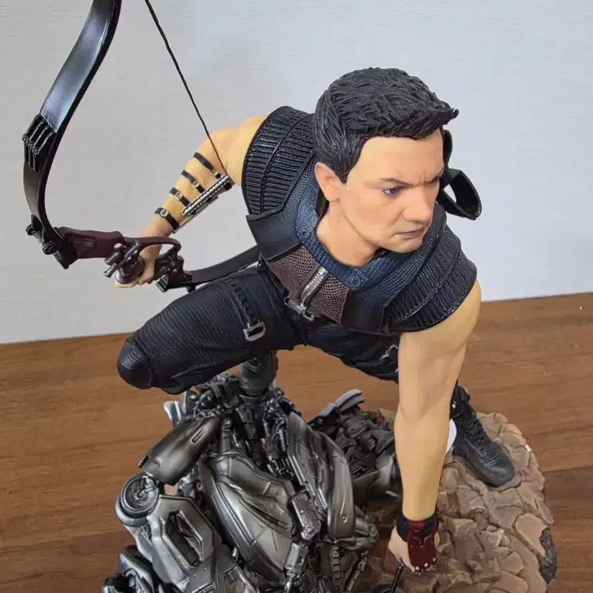 [BUNJANG] Iron Studios Marvel Avengers: Age of Ultron Hawkeye 1/6 Diorama Figure / 마블 어벤져스 에이지 오브 울트론 호크아이 1/6 디오라마