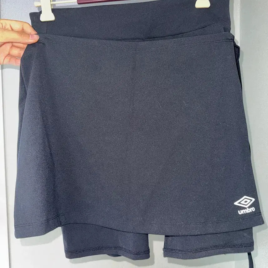 [SOLD OUT] (새상품)엄브로 우먼스 커버업 레깅스 블랙 발레코어