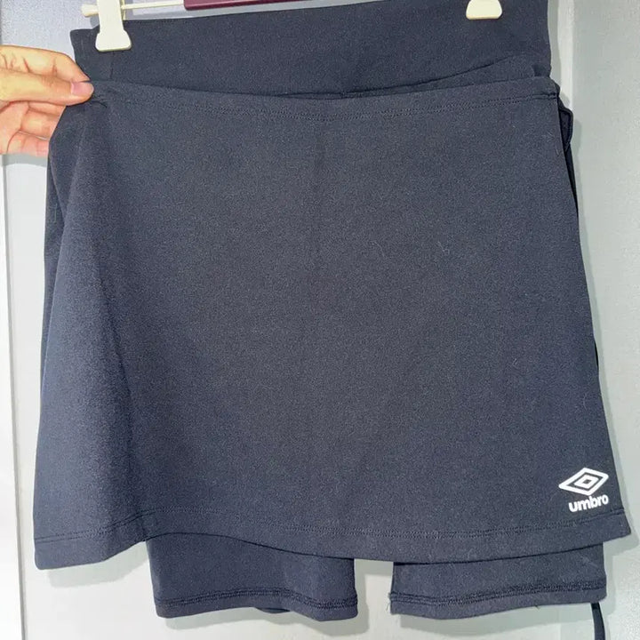 [SOLD OUT] (새상품)엄브로 우먼스 커버업 레깅스 블랙 발레코어