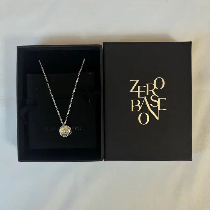[BUNJANG] ZEROBASEONE Zerose Necklace MD / 제베원 제로베이스원 제로즈 목걸이 엠디 MD