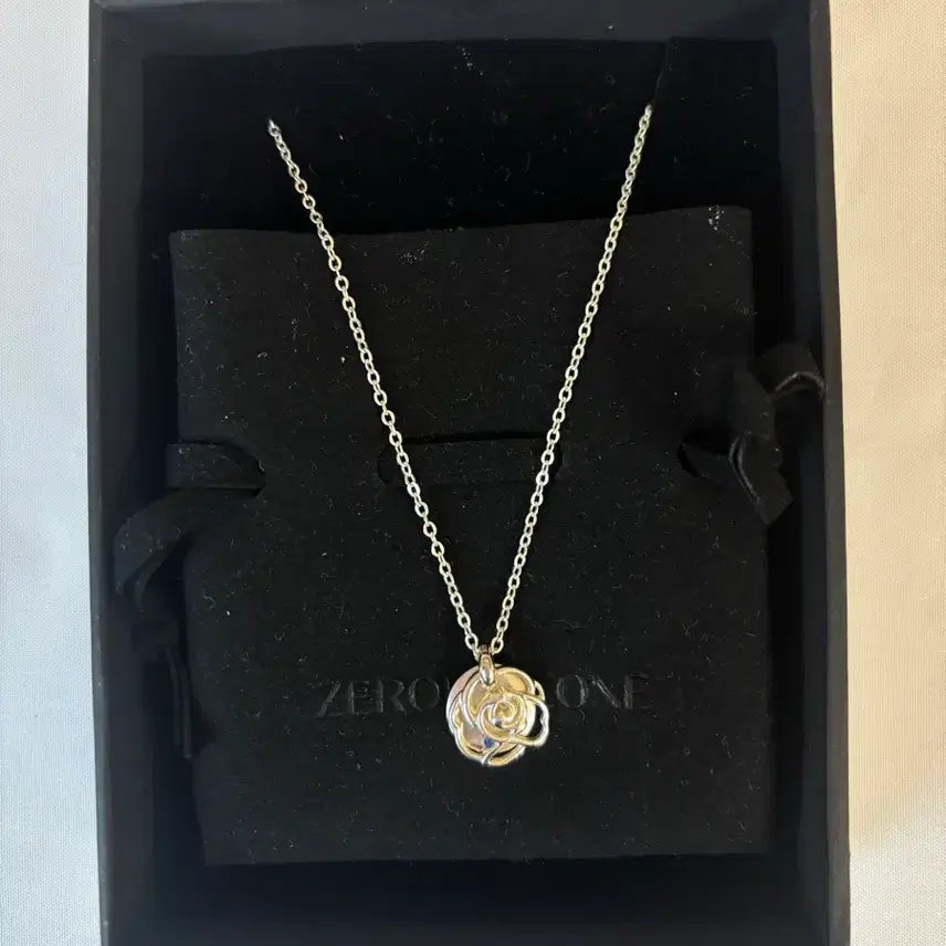 [BUNJANG] ZEROBASEONE Zerose Necklace MD / 제베원 제로베이스원 제로즈 목걸이 엠디 MD