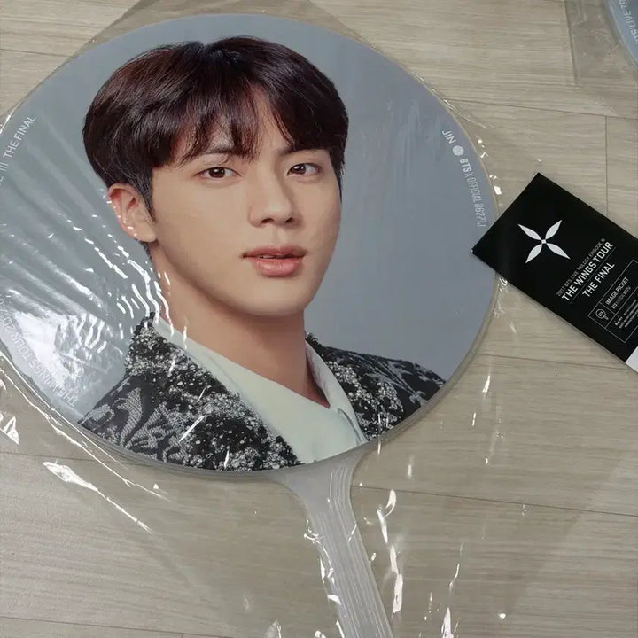 [BUNJANG] BTS Wings Tour Image Picket (Fan) / 방탄소년단 윙즈 이미지 피켓 (부채)