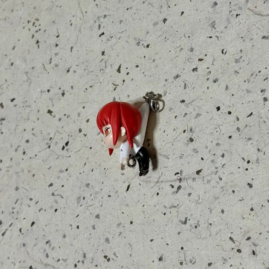 [BUNJANG] Chainsaw Man Makima Ring Keychain / 체인소맨 대롱가챠 마키마 고리형