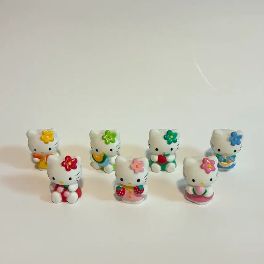 [BUNJANG] Classic Hello Kitty Fruit Figure Bundle Set / 고전키티과일피규어(일괄)